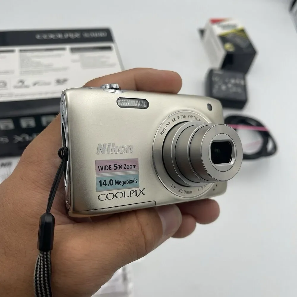 Nikon CoolPix S3100 14.0MP Digital Camera - Silver w/ Battery, Charger + More